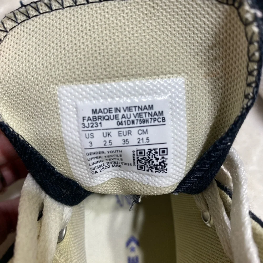CONVERSE Chuck Taylor All-Star High Top Sneakers Kids Size 3 Canvas Laces Unisex